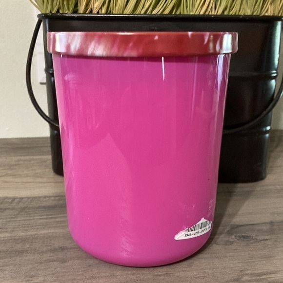 DW HOME PINK PINEAPPLE CANDLE WITH TIE-DYE LID - Picture 4 of 9